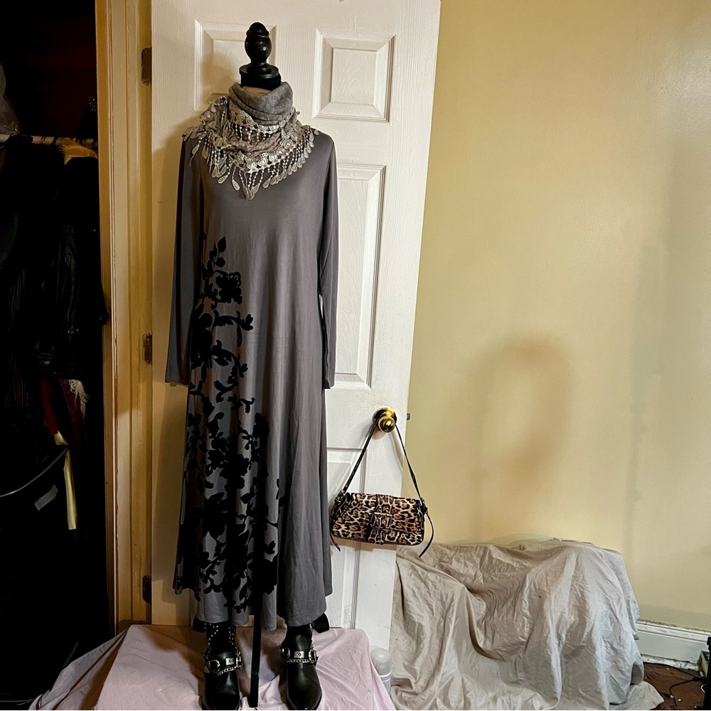 New Attitudes By Renee Rayon Jersey Pocket Floral Boho Drape Gray Midi Dress XS